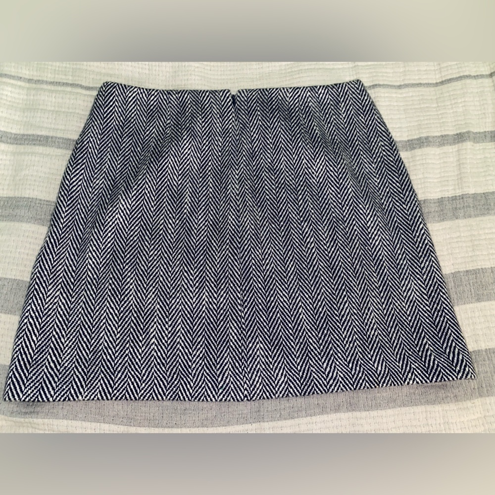 Theory Mini Skirt - Picture 8 of 11